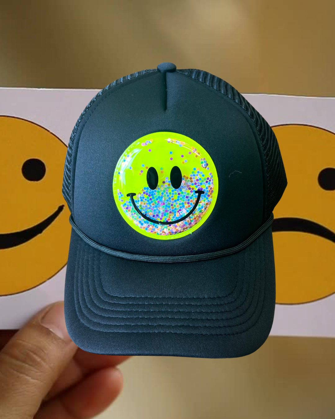GLITTER SMILEY FACE TRUCKER